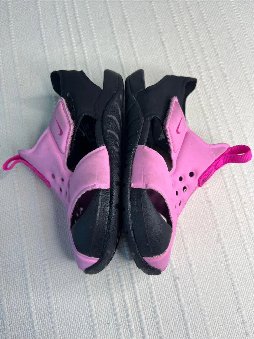 Nike Kids Pink & Black Water Sandals, toddler size 7 child, Swish, lightweight